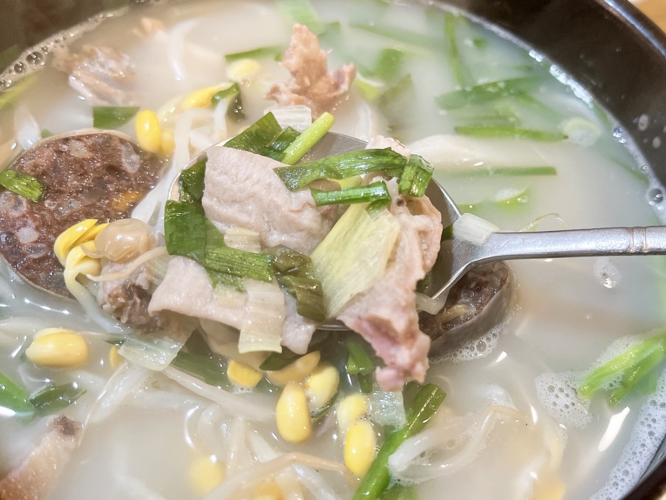 뚝배기순대국밥 이미지