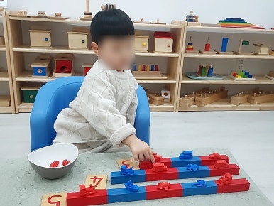 스콜라몬테소리 이미지
