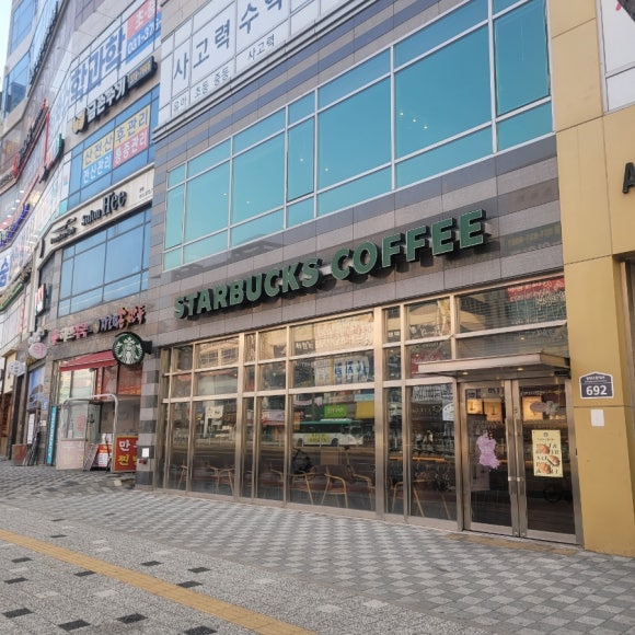 스타벅스 동탄영천점 이미지