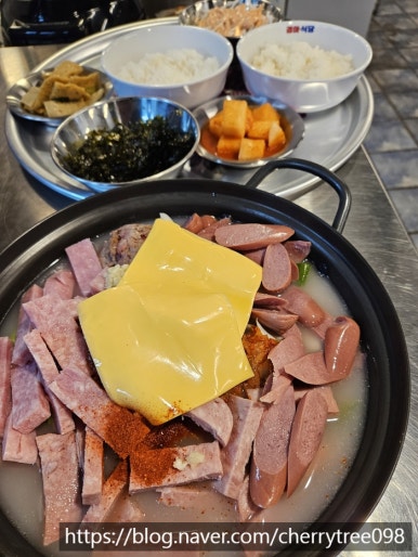 찌개와삼겹살 이미지