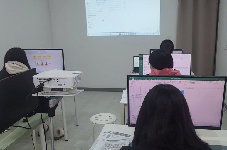 그로우컴퓨터교습소 이미지