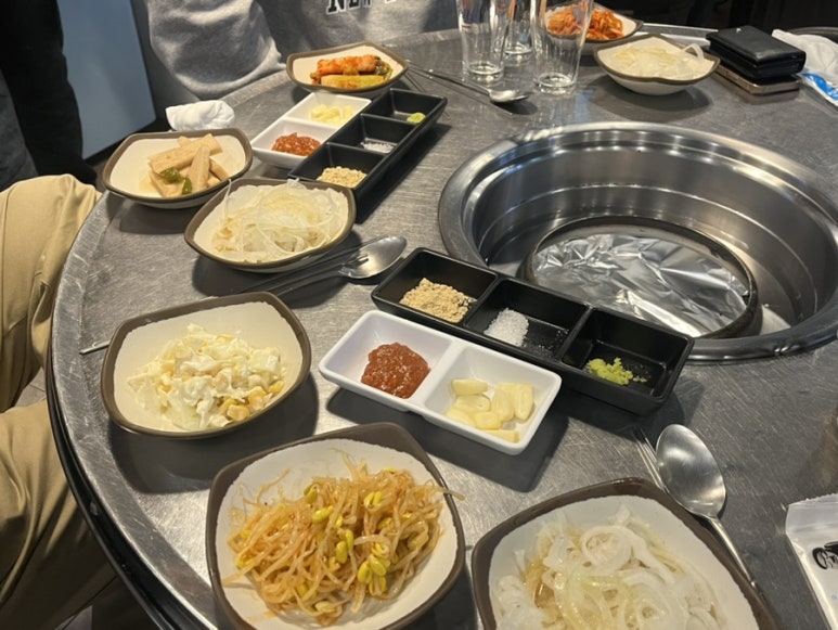 돼지삼춘생구이 이미지