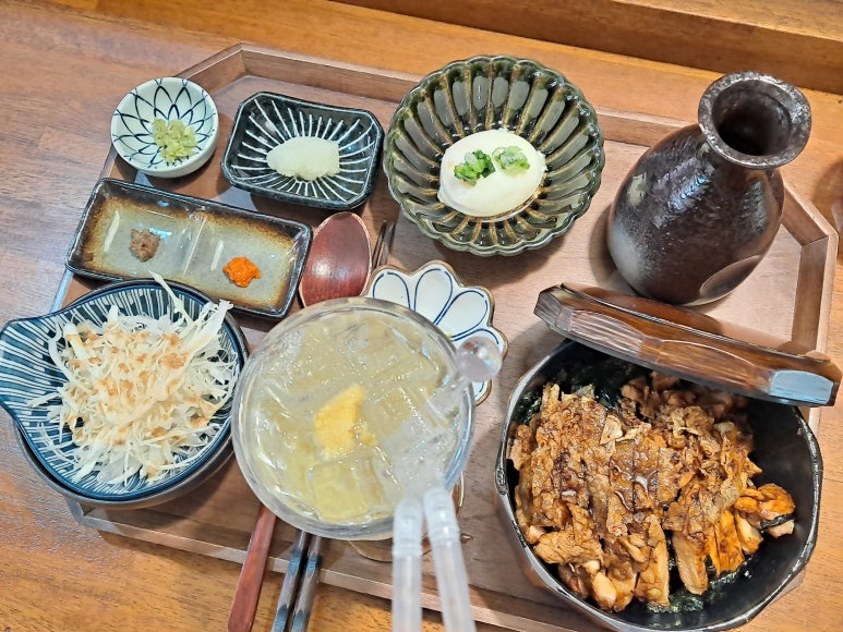 리덮밥 이미지