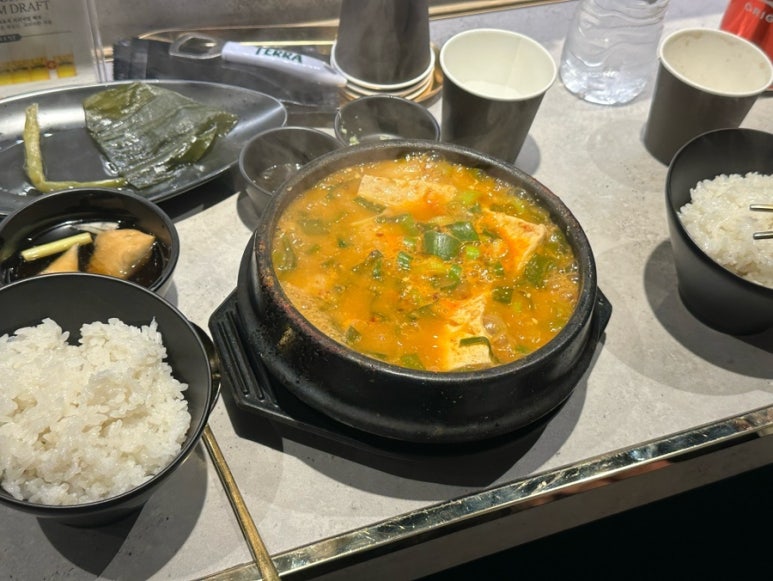 두건쓴형제더프리미엄 이미지