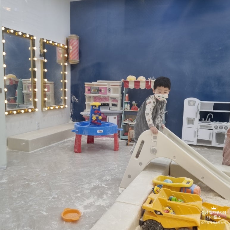 더리틀즈카페 이미지
