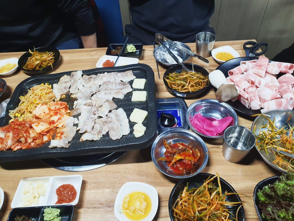 동네 삼겹살 이미지