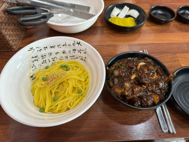 황실해물매운짬뽕짜장 이미지