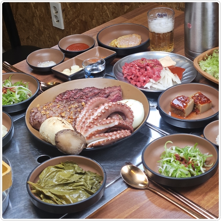 누렁소앤도새기 이미지