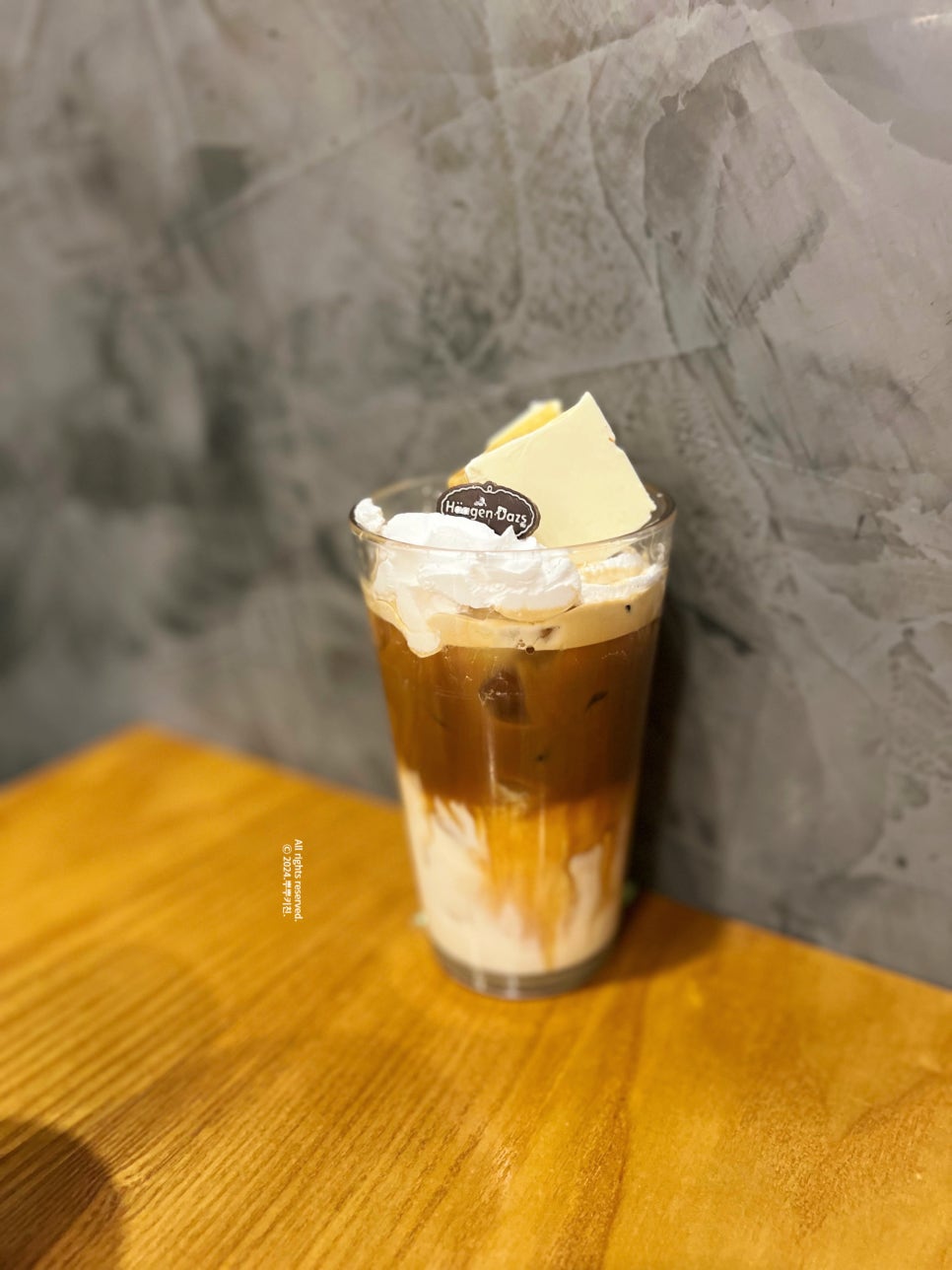 컴포즈커피윗 이미지