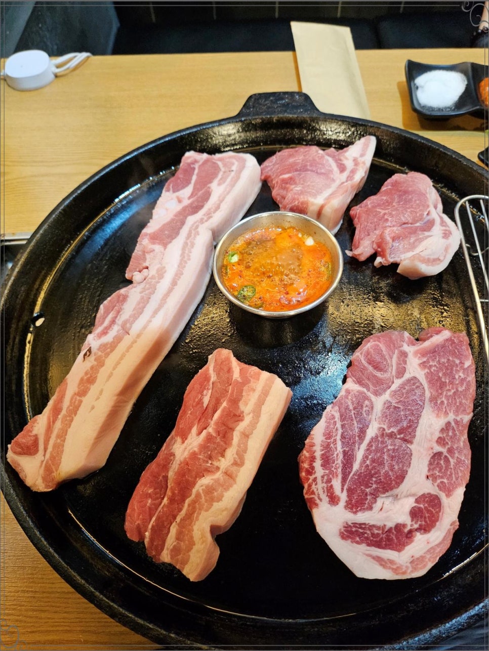 온유월 솥뚜껑삼겹살 본점 이미지