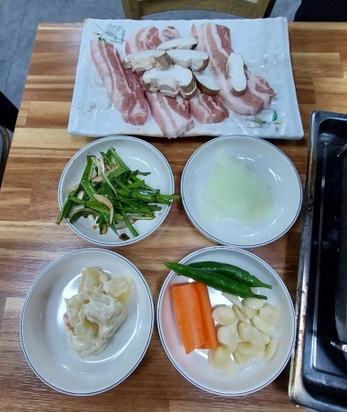 새석촌생고기 이미지