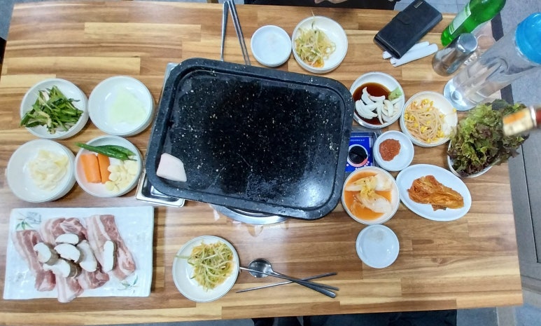 새석촌생고기 이미지