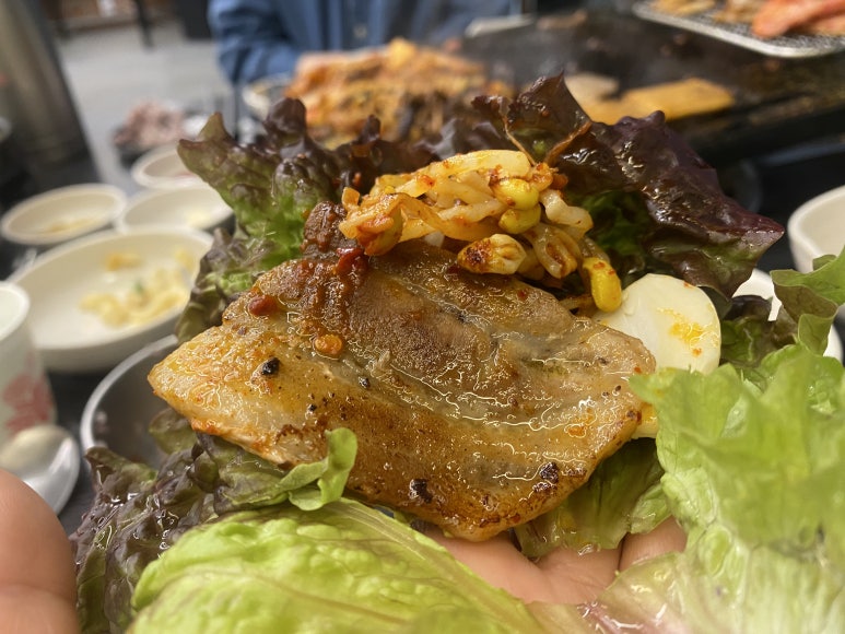 통통돌판생삼겹살 이미지