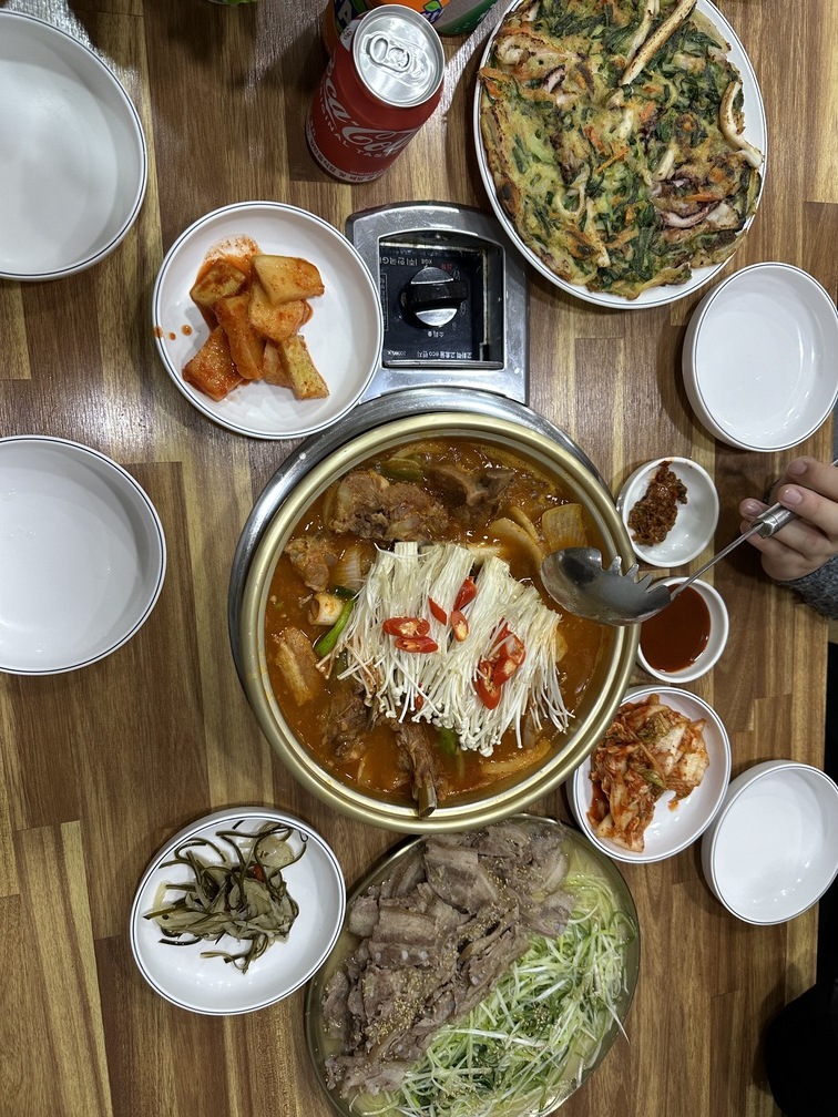 항아리얼큰이칼국수 이미지