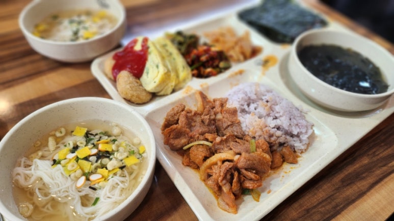 명동한식뷔페명동밥차 이미지