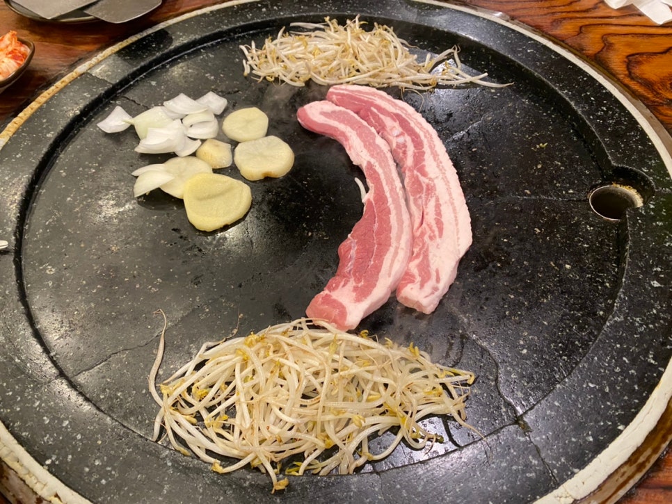 돌판마당삼겹살 이미지