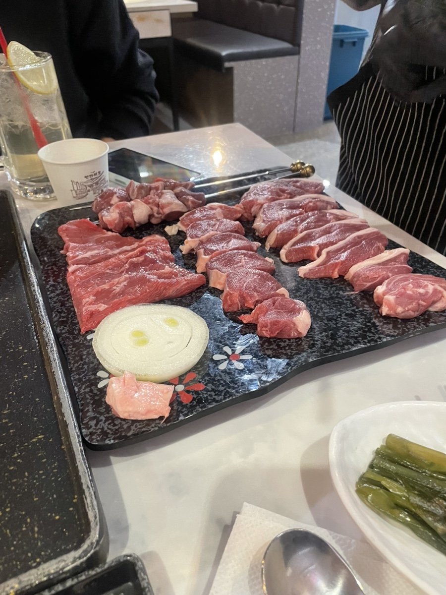 늑대식당미각 이미지