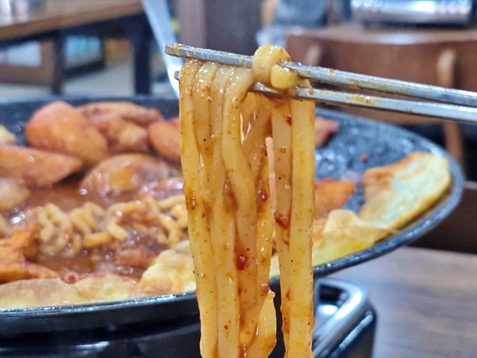 유담매운닭볶음탕 이미지