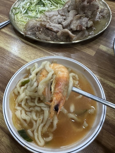 항아리얼큰이칼국수 이미지
