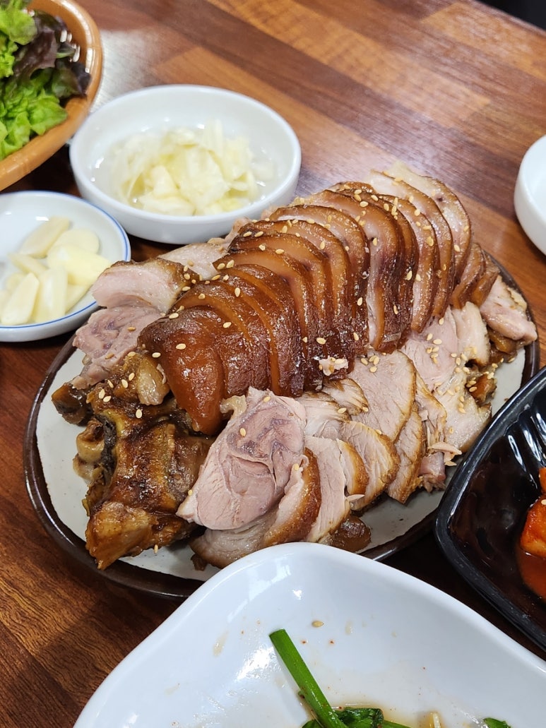 꾸울족발 이미지