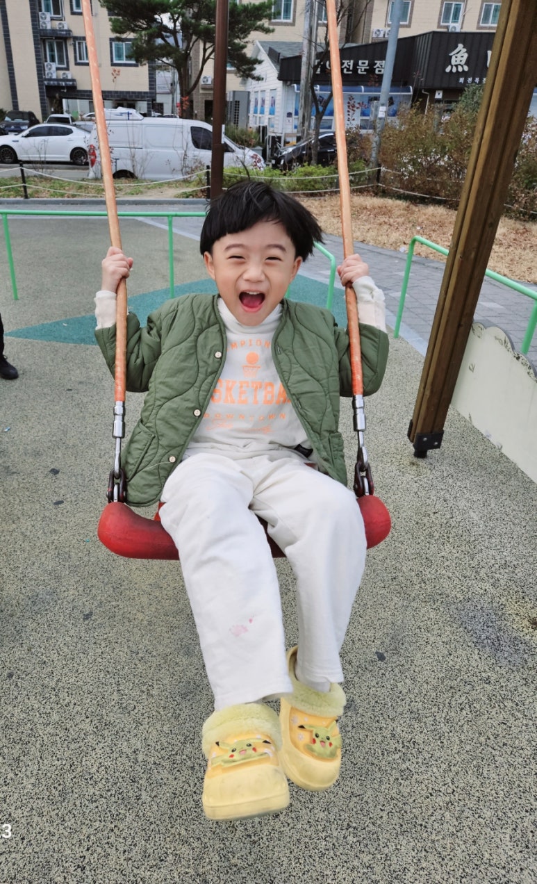 배다른남매 이미지