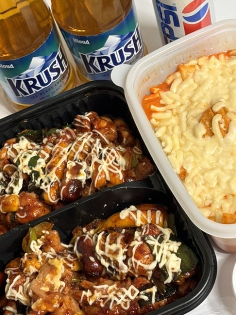 배무치숯불두마리치킨 이미지