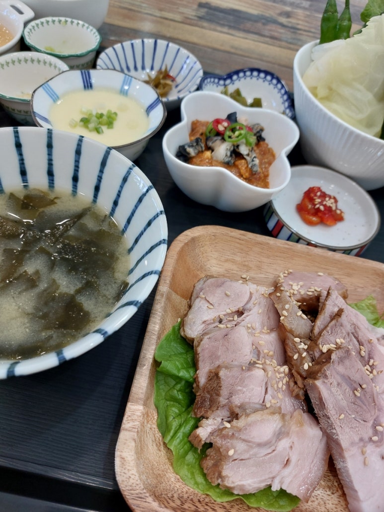 새벽녘곳간 이미지