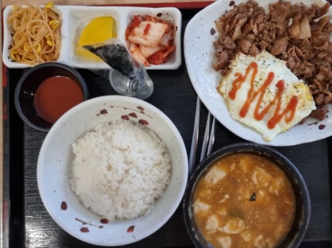 고기굽는아저씨 이미지