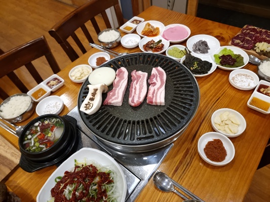 단골식육식당 이미지