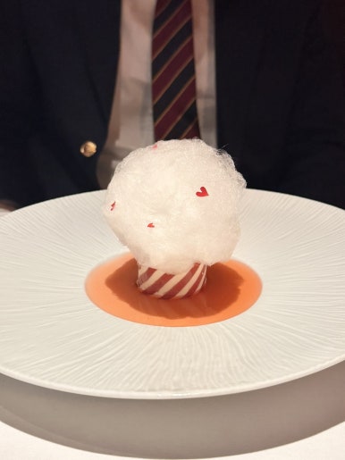 딸기구름 (strawberry cloud) 이미지