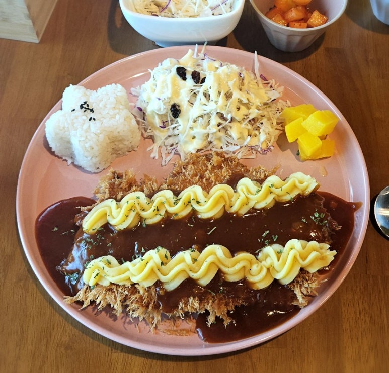 끼깔난돈까스 이미지
