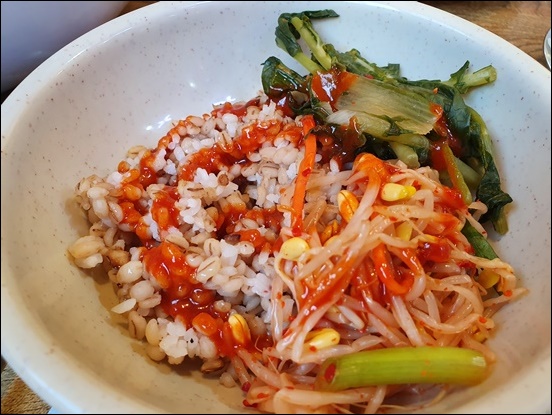 보리밥칼국수 이미지