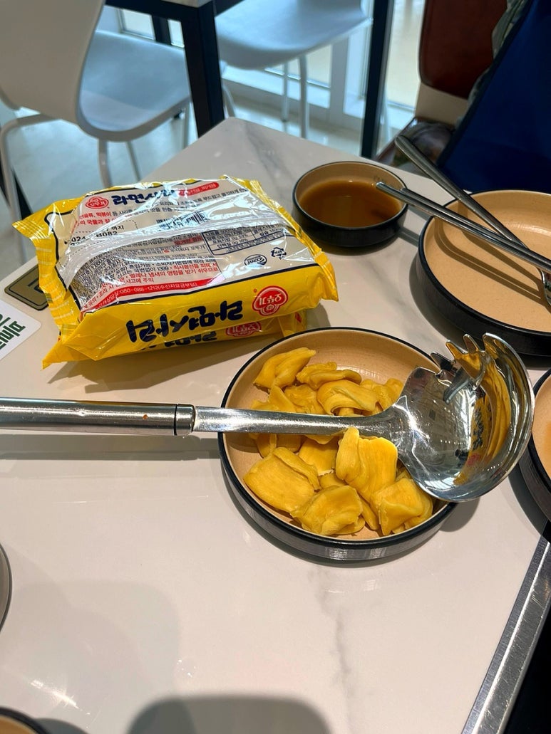 더본감자탕 이미지