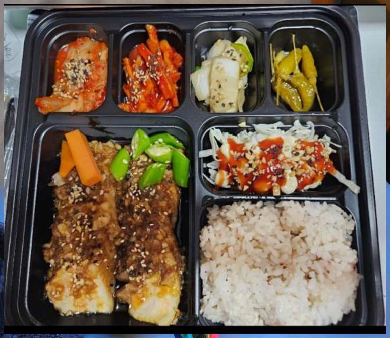 까만찜닭빨간볶닭 이미지