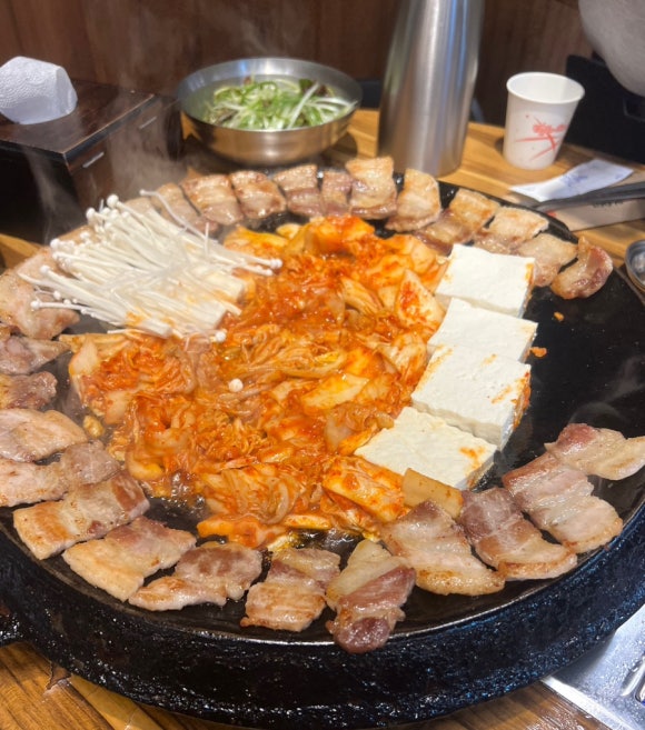 무쇠김치삼겹 대전봉명점 이미지