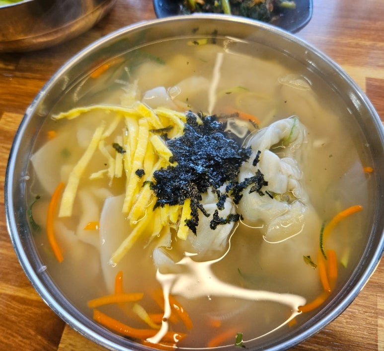 김밥이랑만두국이랑국수랑 이미지