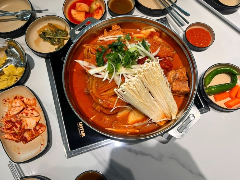 더본감자탕 이미지