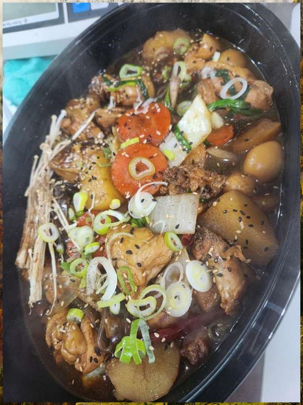 까만찜닭빨간볶닭 이미지