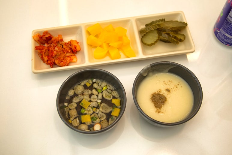 뜨돈(금호점) 이미지