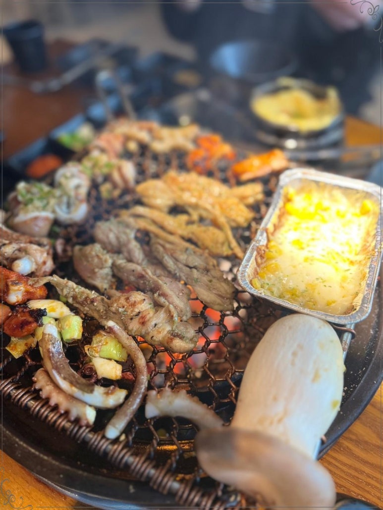 숯불에 구운닭 이미지
