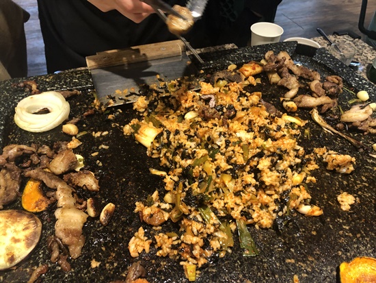 자주오리돌판구이 이미지