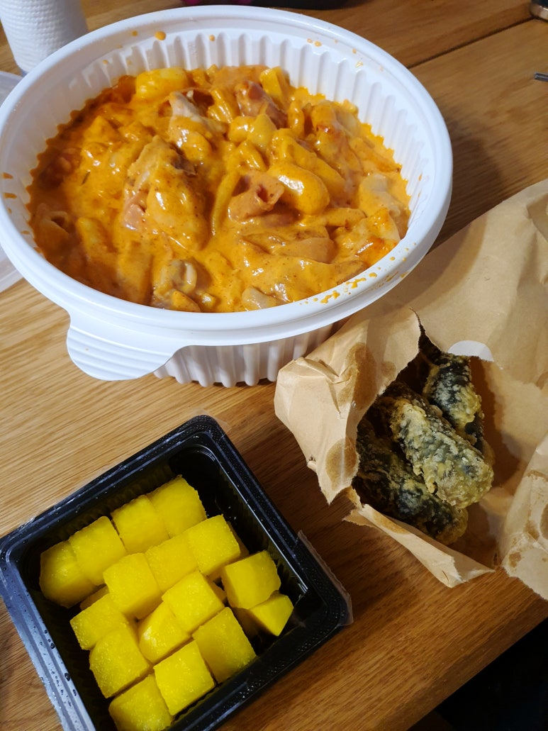 치킨플러스 독산점 사진 2
