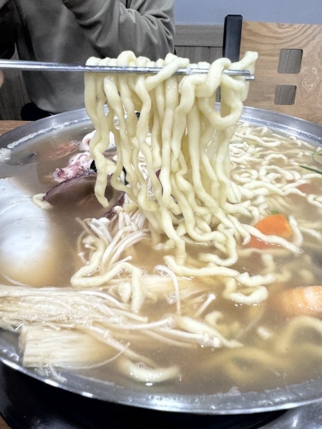 항아리수제비칼국수 이미지