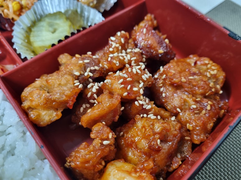 네모치킨 이미지