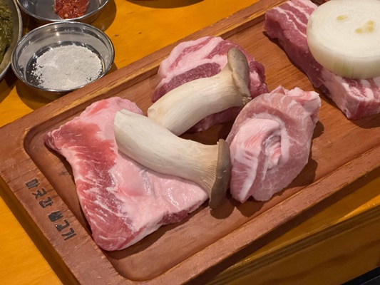마굿간생고기 이미지