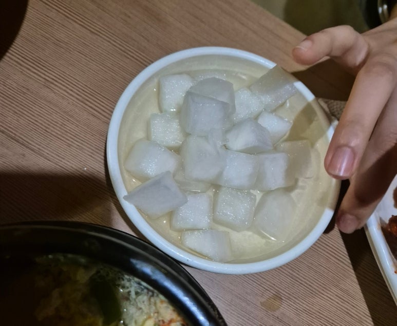 다다치킨 이미지
