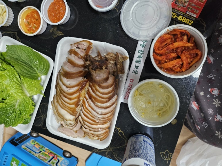 장충동참족발보쌈 이미지