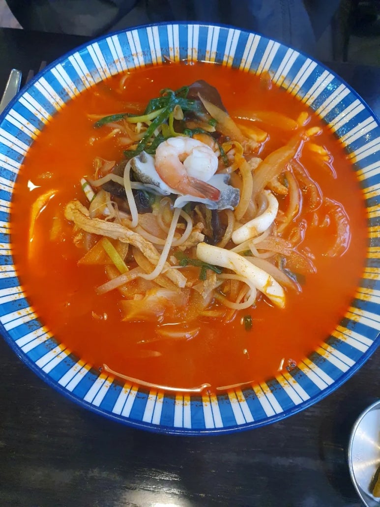 칠봉이짬뽕 이미지