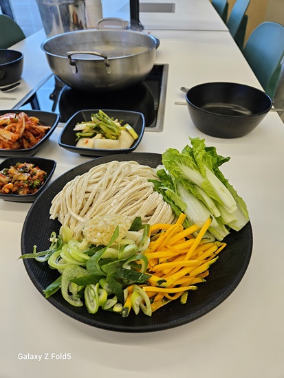풍성한칼국수 이미지