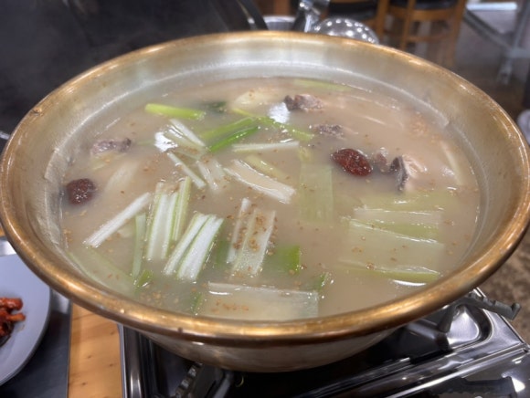 부자닭한마리칼국수 이미지